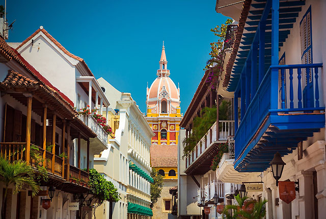 Classic seduction in Cartagena