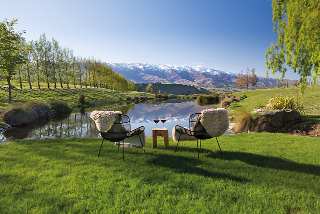 Cromwell: Boutique & Bountiful